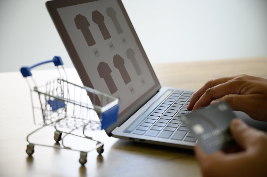 Cómo Pasar de una Tienda Física a una Tienda Online en 2024